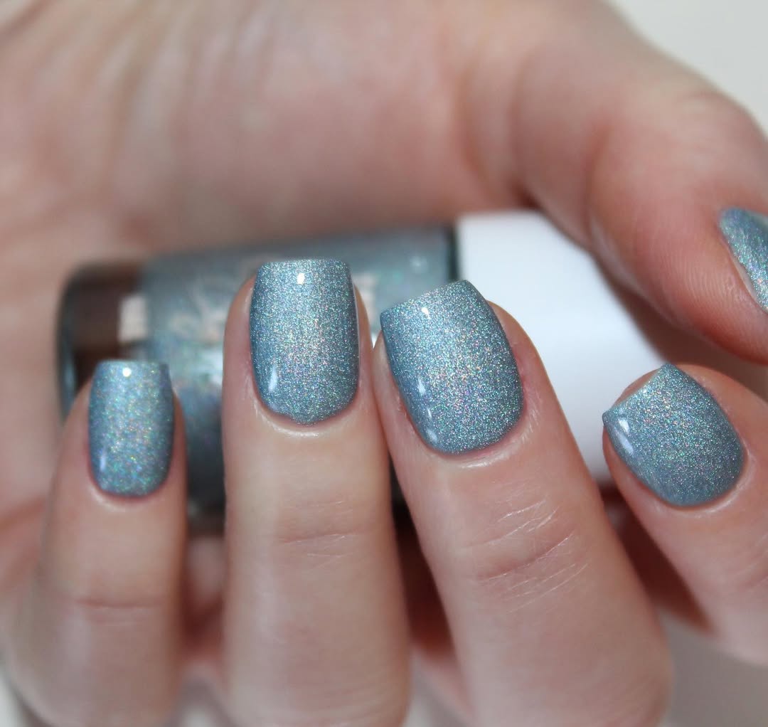 Ice Blue Holographic Short Oval Nails