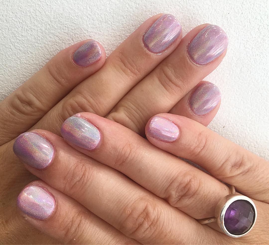 Iridescent Lavender Round Short Holographic Shimmer Nails
