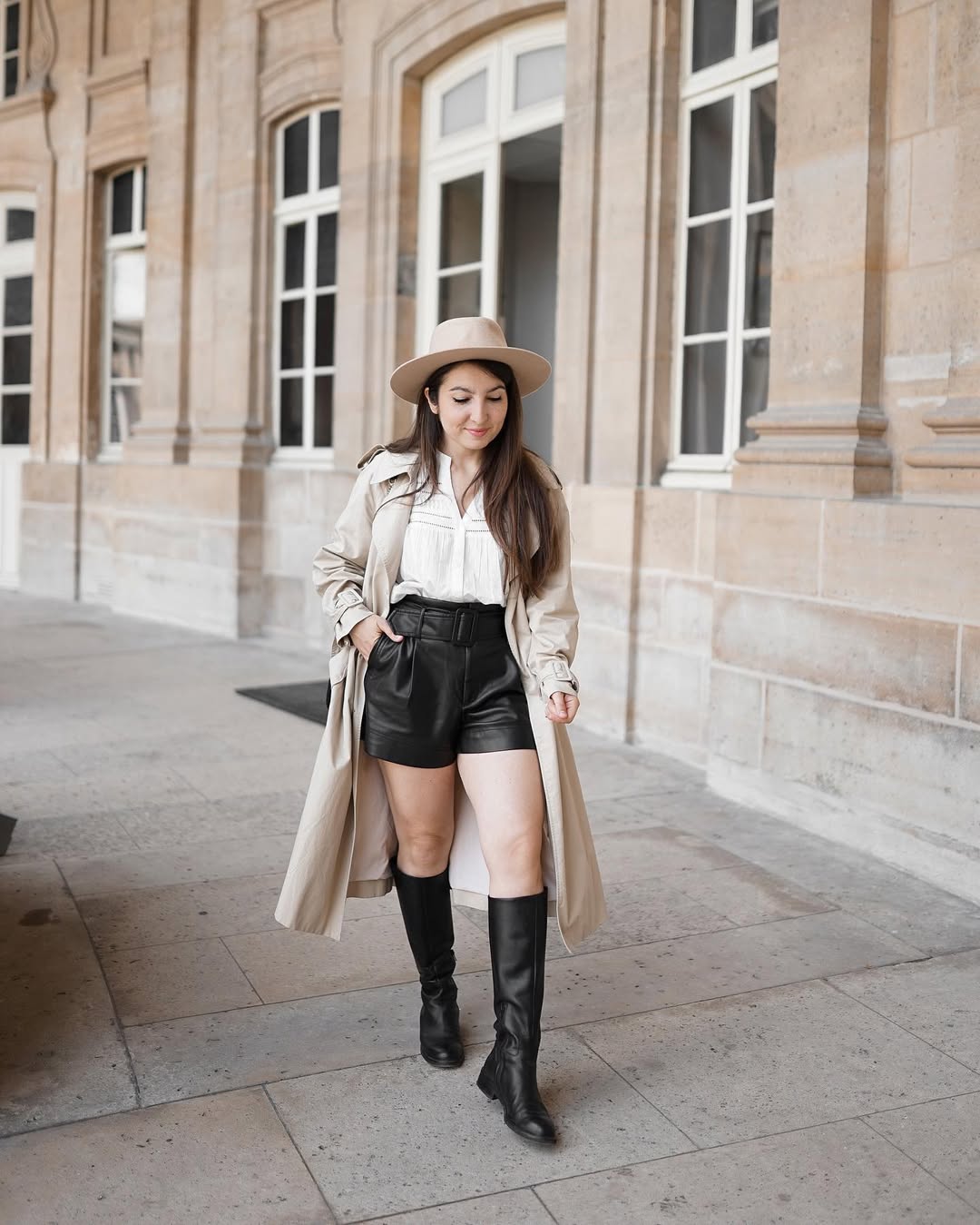 27 Fall Boot Outfit Ideas You Need Now 21 Leather Shorts Outfit With Knee-High Boots