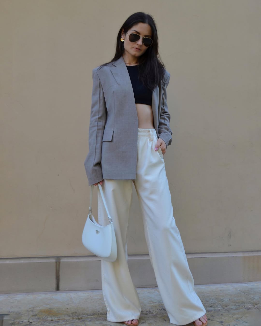25 Early Fall Outfits You Need for 2026 21 Oversized Blazer With Cream Wide-Leg Trousers