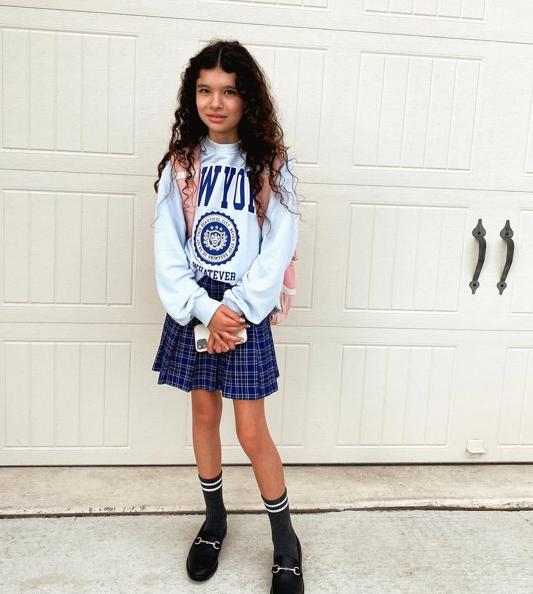25 Back to School Outfits Middle School 2026 Trends 15 Preppy Plaid Skirt and Sweatshirt Back To School Look