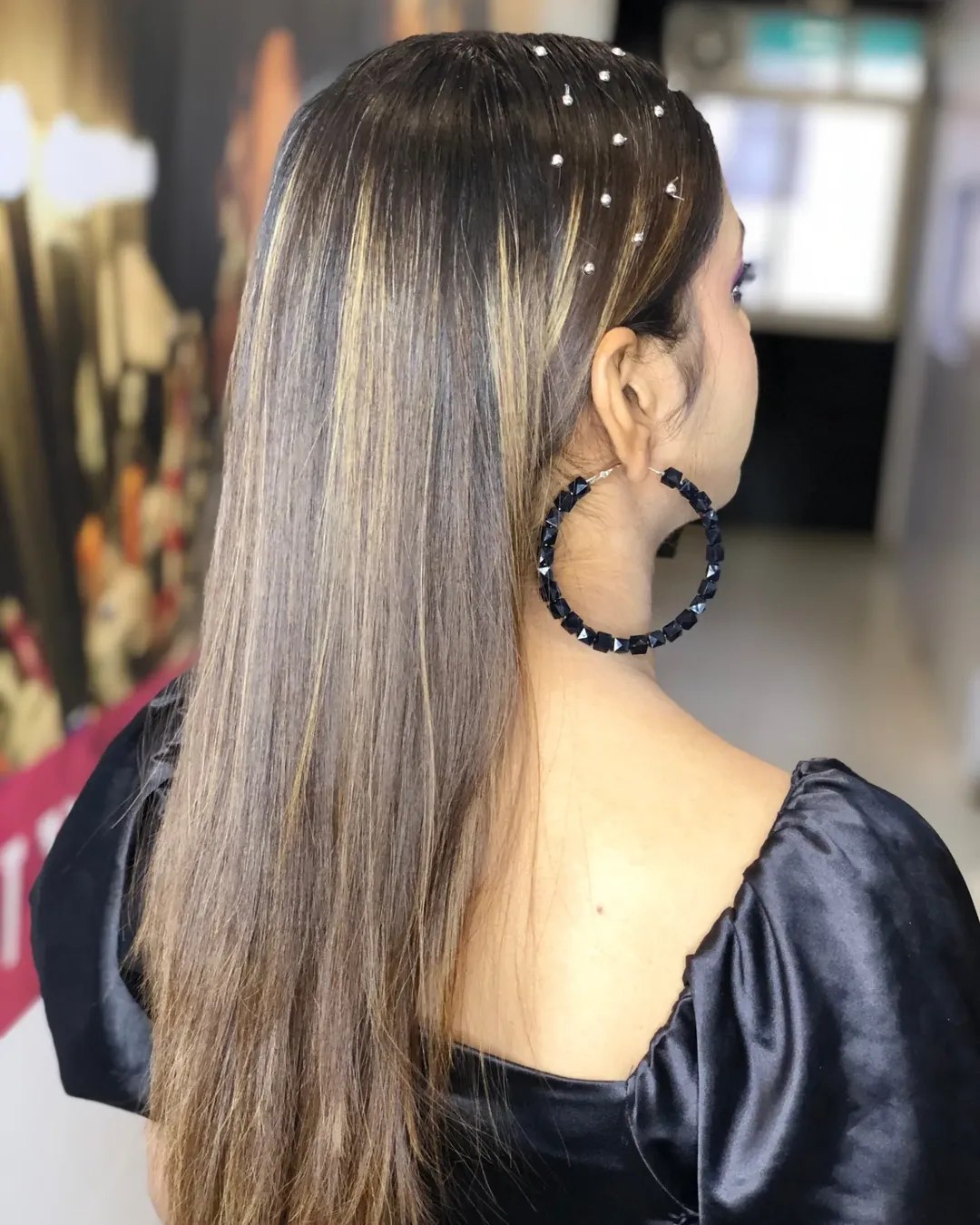 25 Sleek Hairstyles 2026 You Need To Try Now 16 Sleek Straight Balayage With Dazzling Hair Accessories