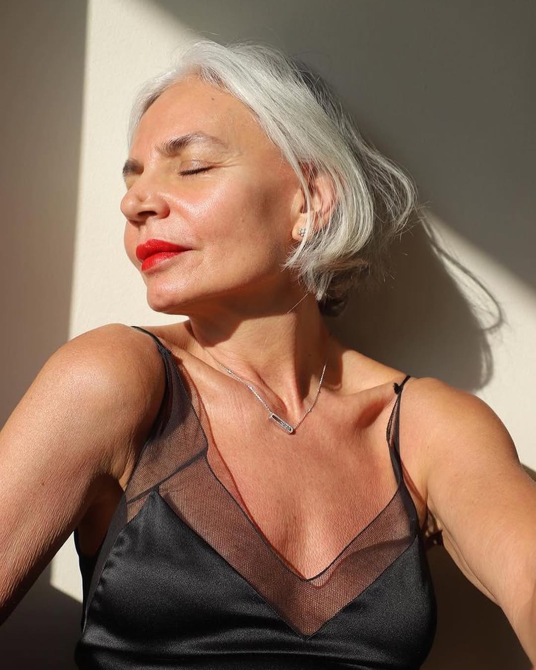 25 Stunning Hairstyles for Older Women in 2026 26 Sophisticated Silver Bob With Gentle Waves