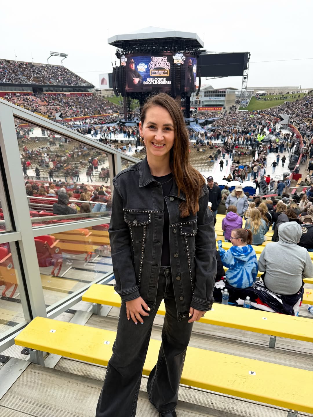 25 Concert Outfit Ideas You Need for 2026 21 Studded Denim Set For A Country Concert