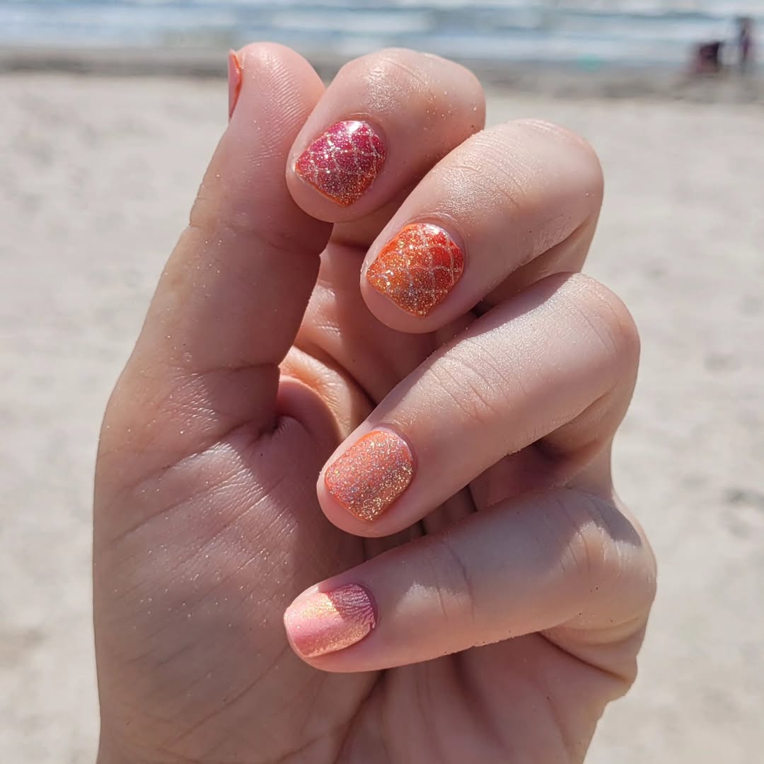 Sunset Iridescent Scales Short Round Nails