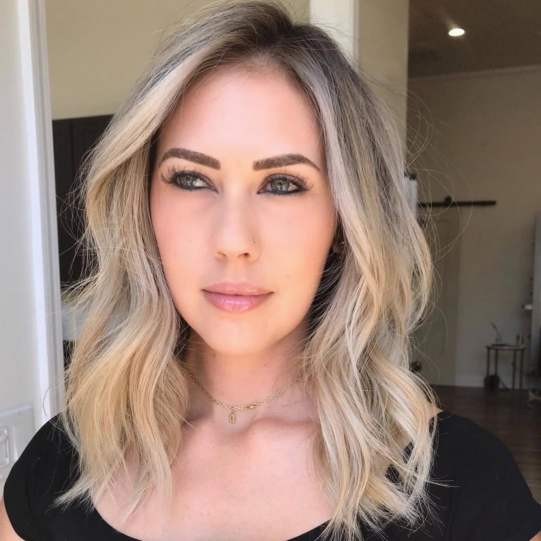 Wavy Ash Blonde Lob With Shadow Root