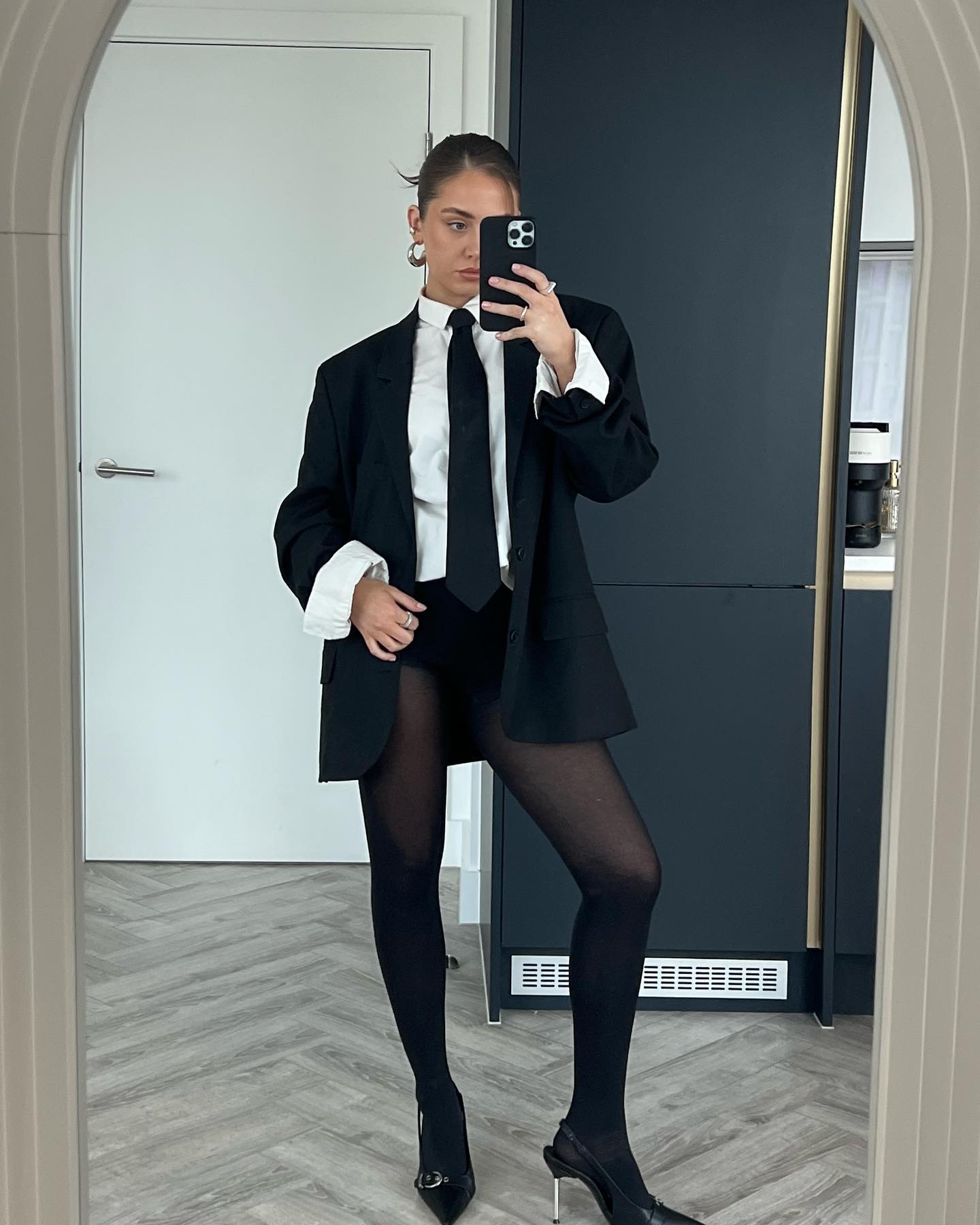 26 Blazer Outfit Ideas You Need for 2026 19 Black Oversized Blazer With White Shirt and Tie