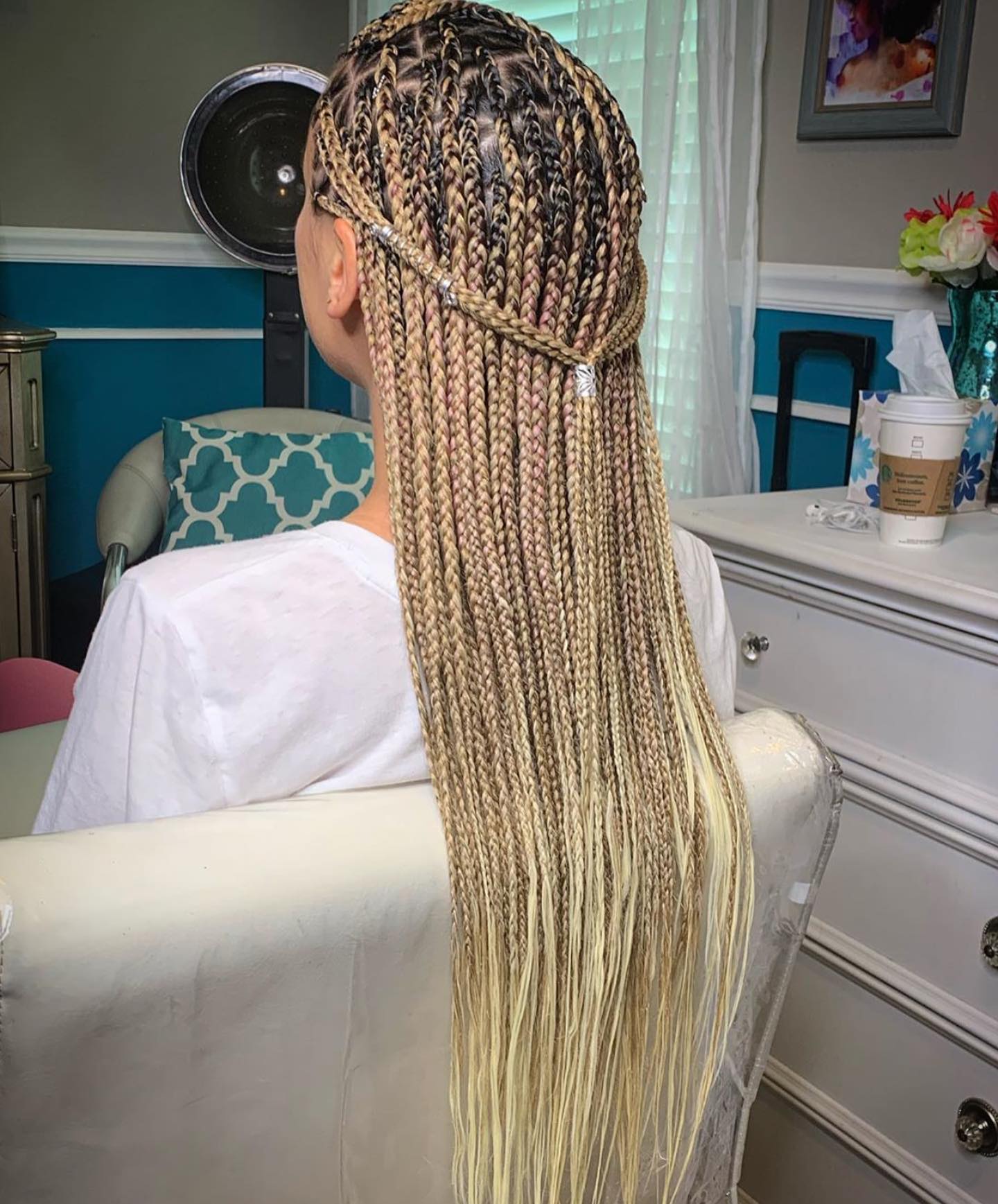25 Fall Braids for 2026 You Need to Try Now 26 Blonde Ombre Knotless Box Braids With Accents