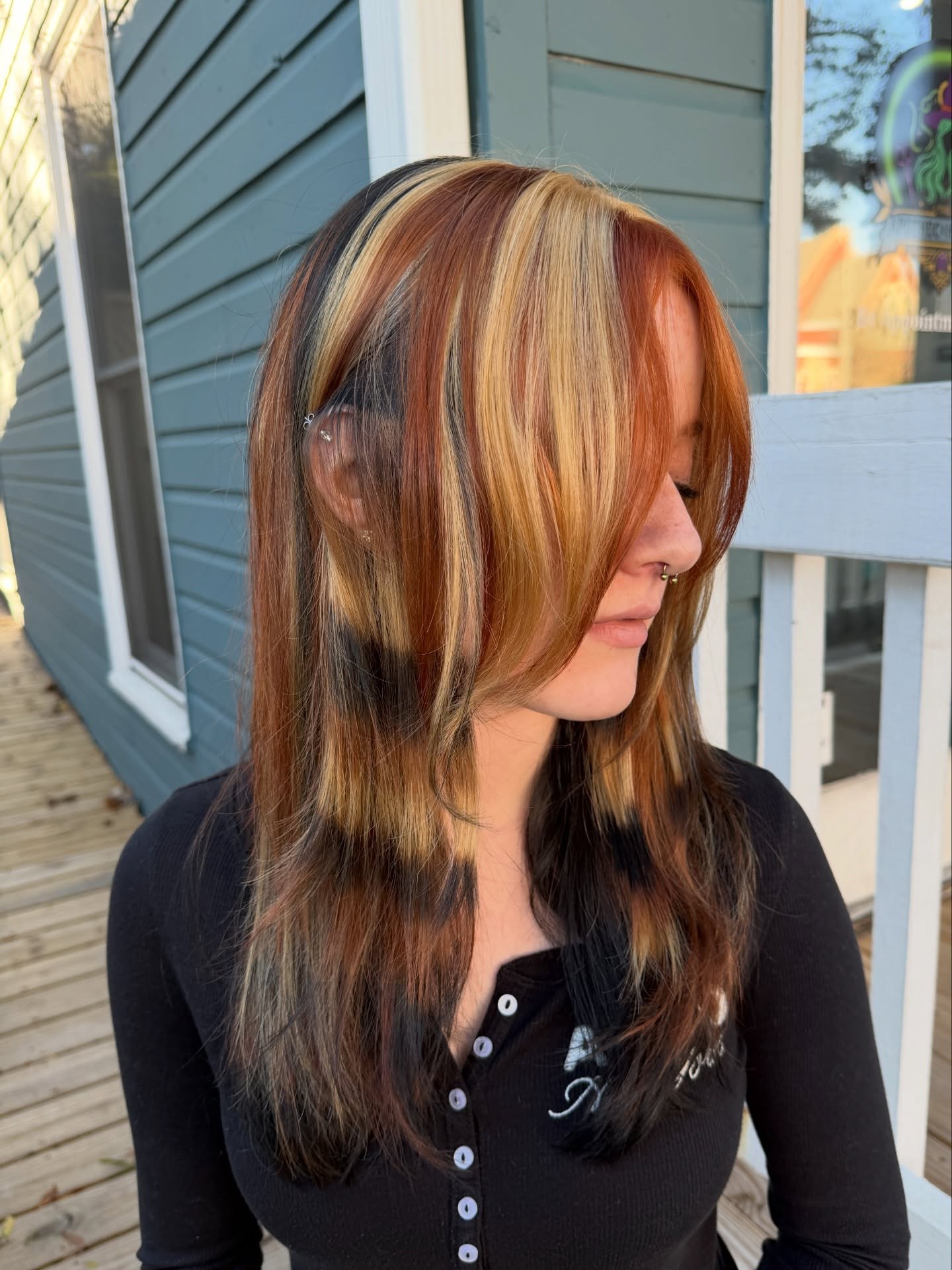 29 Calico Hair Color Styles You Need to See for 2026 11 Bold Calico Hair with Face-Framing Layers