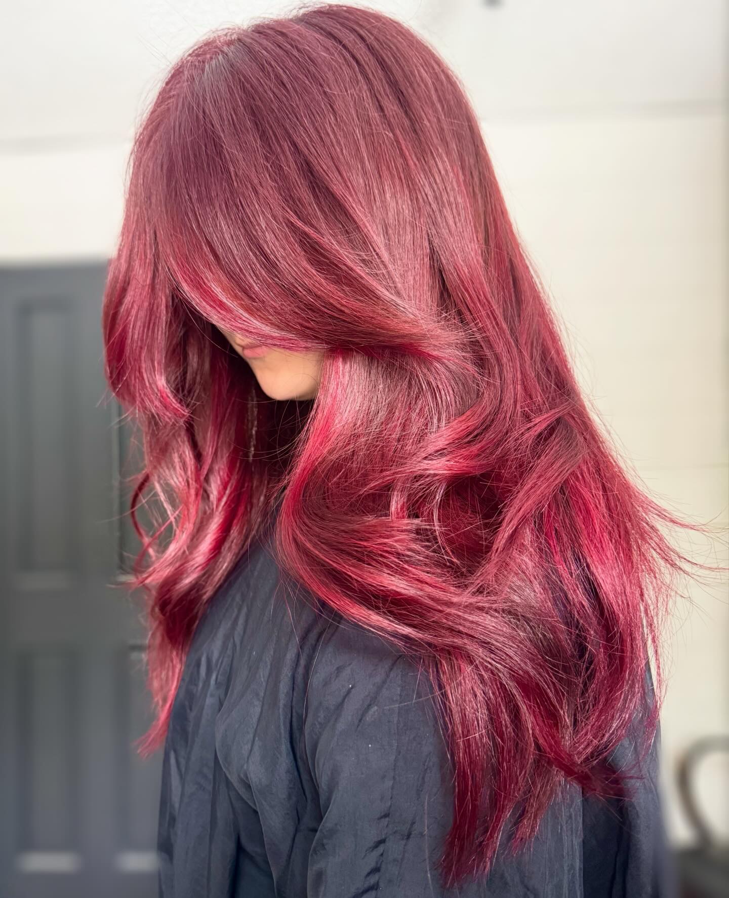27 Red Hair Color Trends You Need for 2026 27 Bold Cherry Red Wavy Lob With Face-Framing Layers