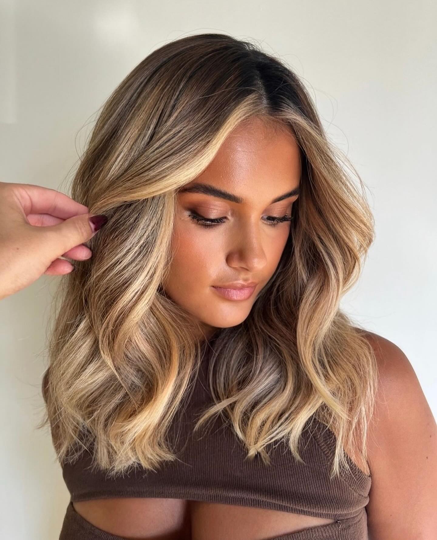 25 Fall Haircuts 2026 You Need To See Now 9 Bronde Balayage With Soft Collarbone Layers