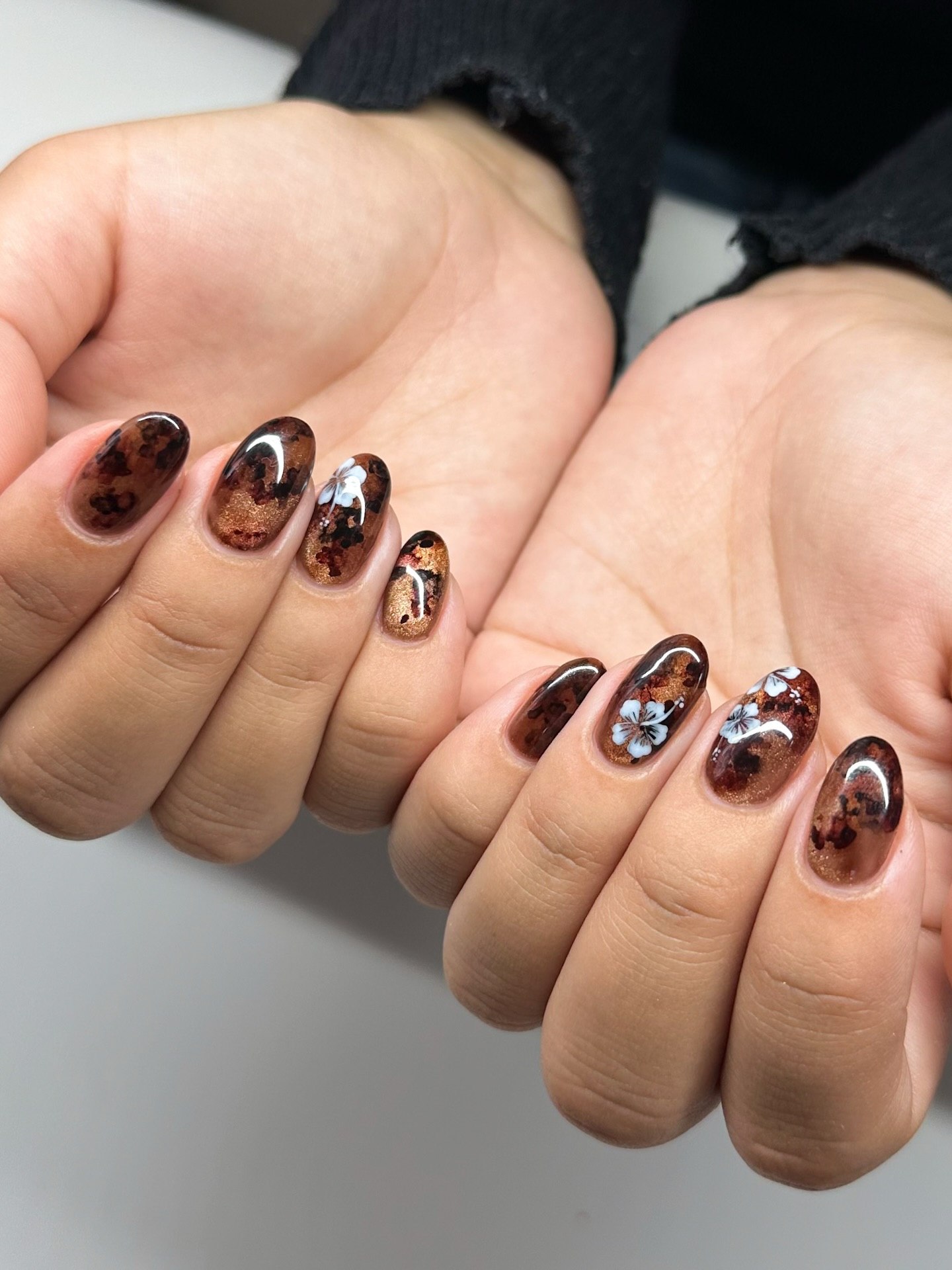 27 September Nails 2026 Trends You Must See 14 Brown Marble Floral Oval Nails