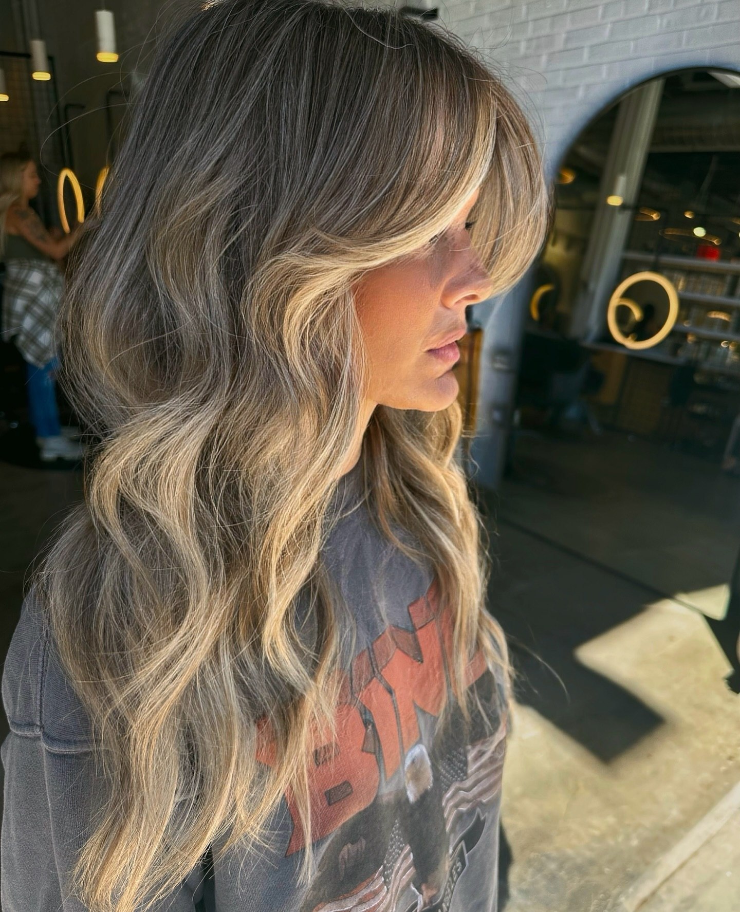 27 Fall Hair Colors 2026 You Need To See Now 26 Champagne Blonde Balayage With Soft Waves