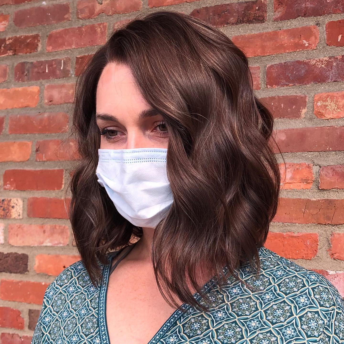 25 Fall Haircuts 2026 You Need To See Now 12 Chocolate Brown Waves With Subtle Blonde Highlights
