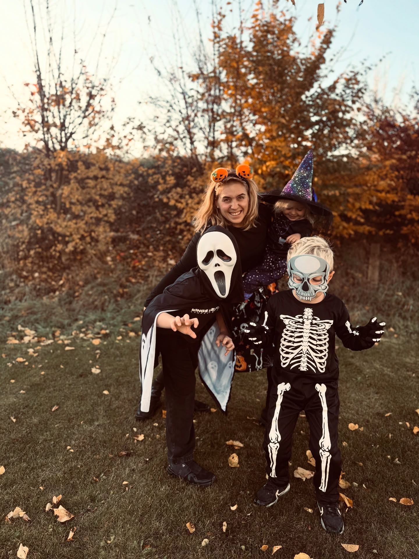 27 Spooktacular Halloween Outfits You Need for 2026 8 Classic Halloween Ghost and Skeleton Costumes