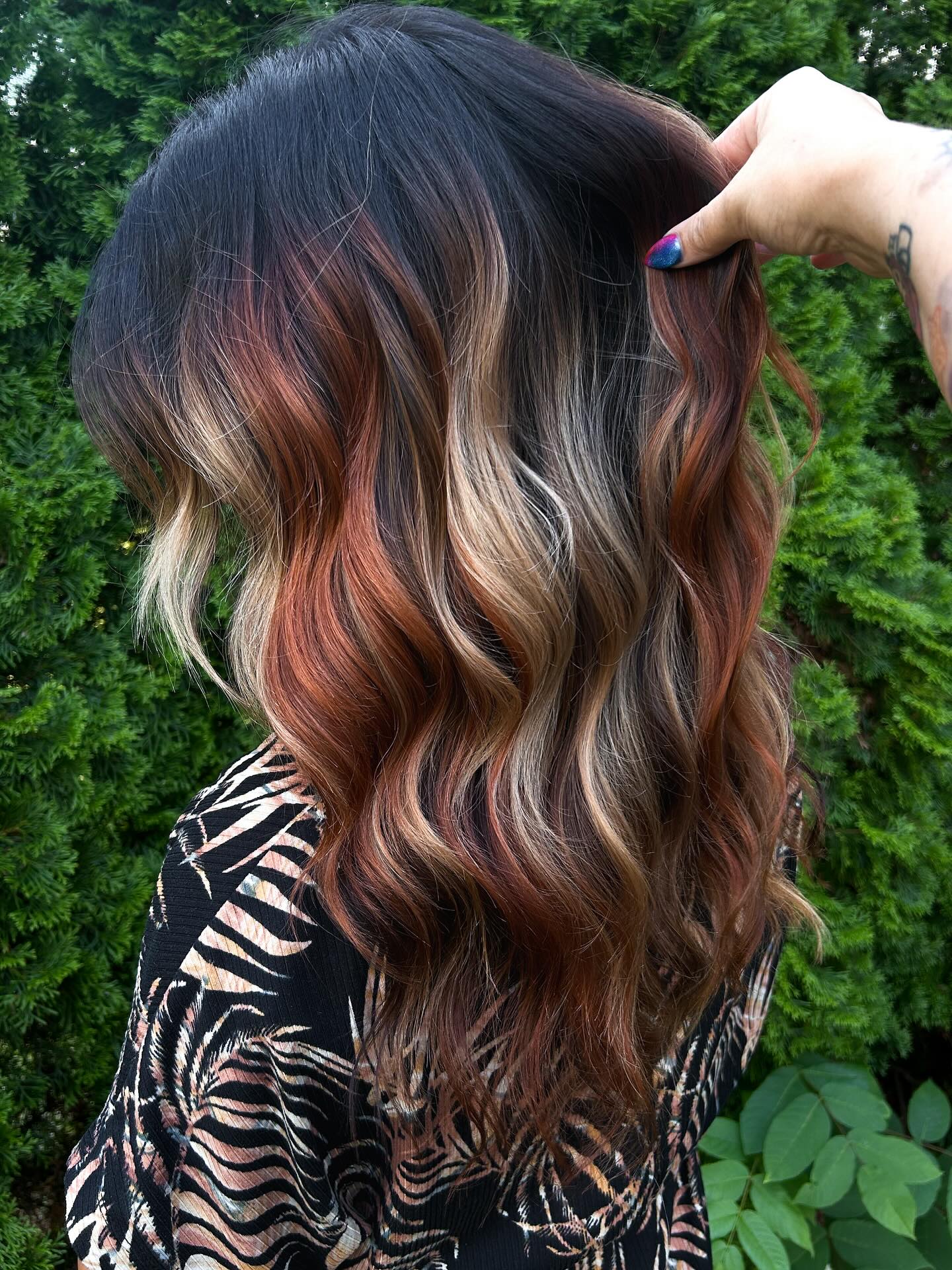 29 Calico Hair Color Styles You Need to See for 2026 17 Copper and Honey Balayage With Loose Waves