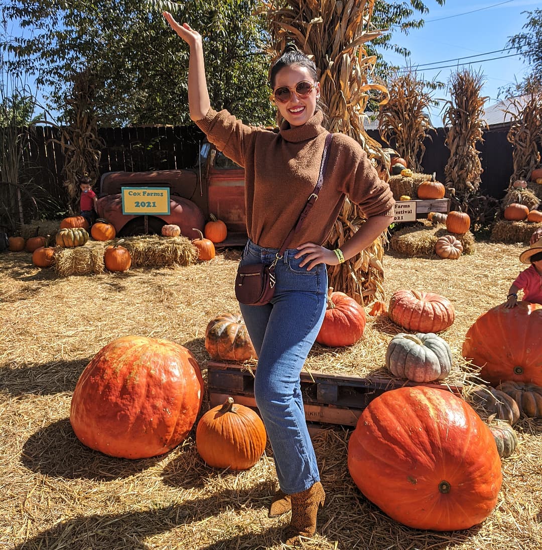 25 Fall Festival Outfits You Need for 2026 4 Cozy Knit And Denim Fall Festival Look