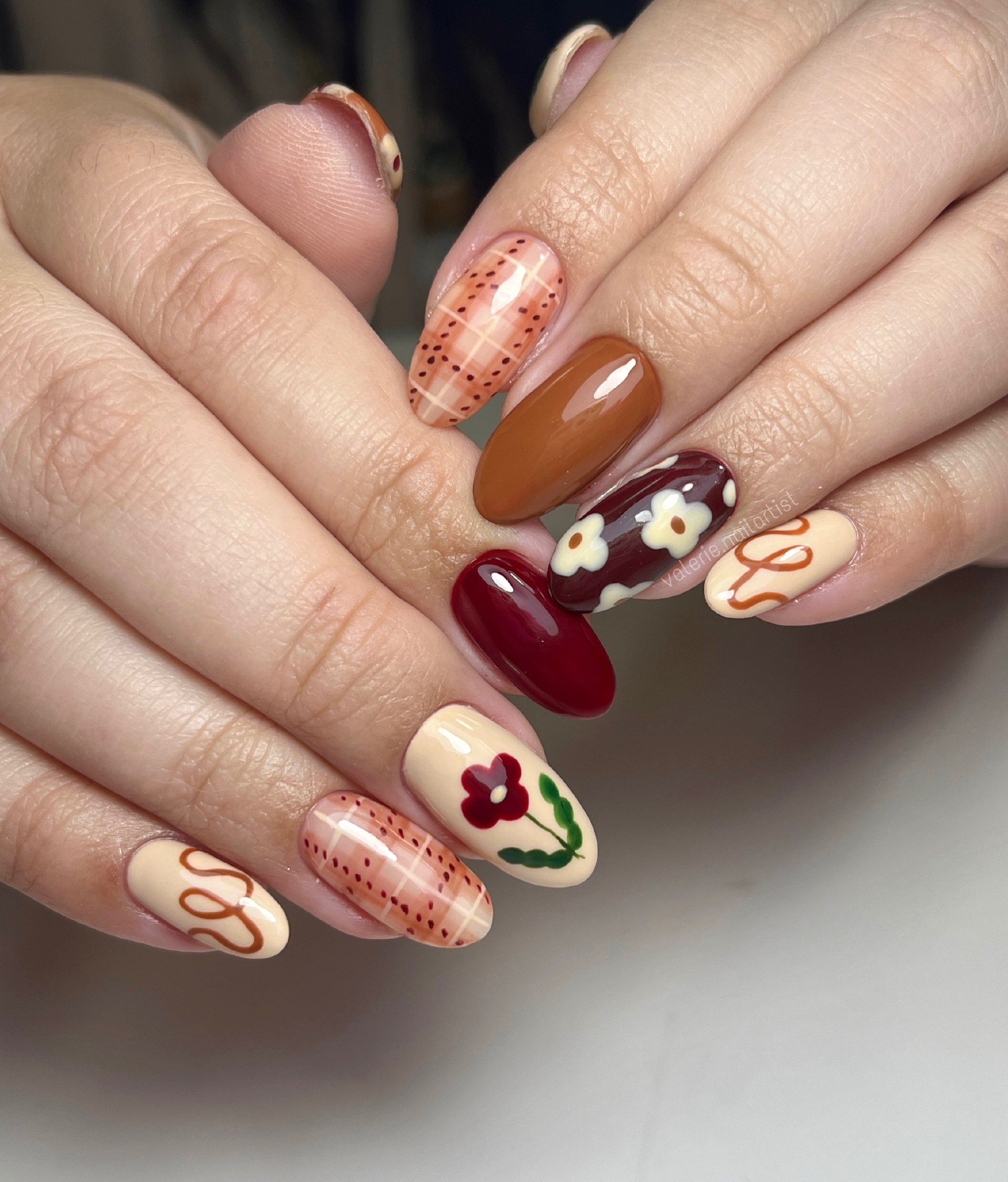 25 Fall Nail Ideas You Need to Try in 2026 6 Cozy Plaid and Floral Fall Oval Nails