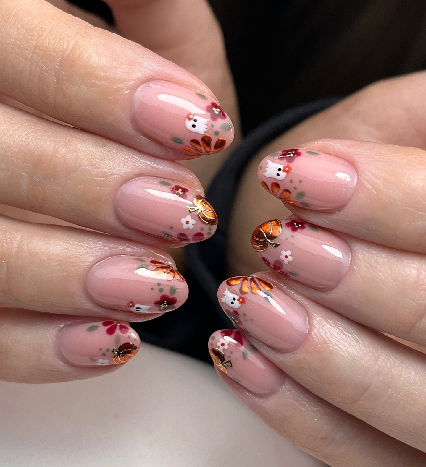 27 September Nails 2026 Trends You Must See 3 Cute Ghost and Floral Fall Almond Nails