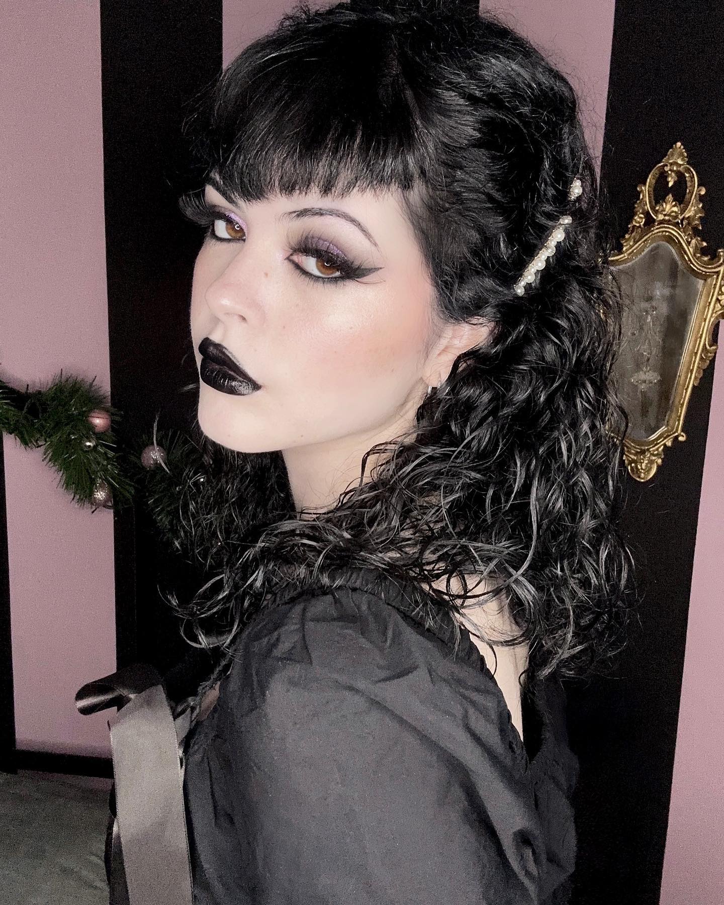 Dark Waves With Micro Bangs And Pearl Accents