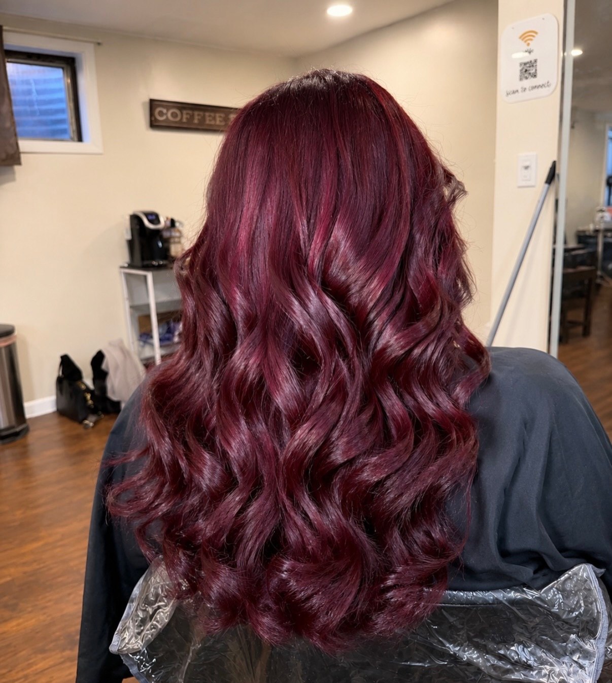 25 Cherry Cola Hair Colors Taking Over 2026 26 Deep Cherry Cola Waves With Subtle Red Highlights