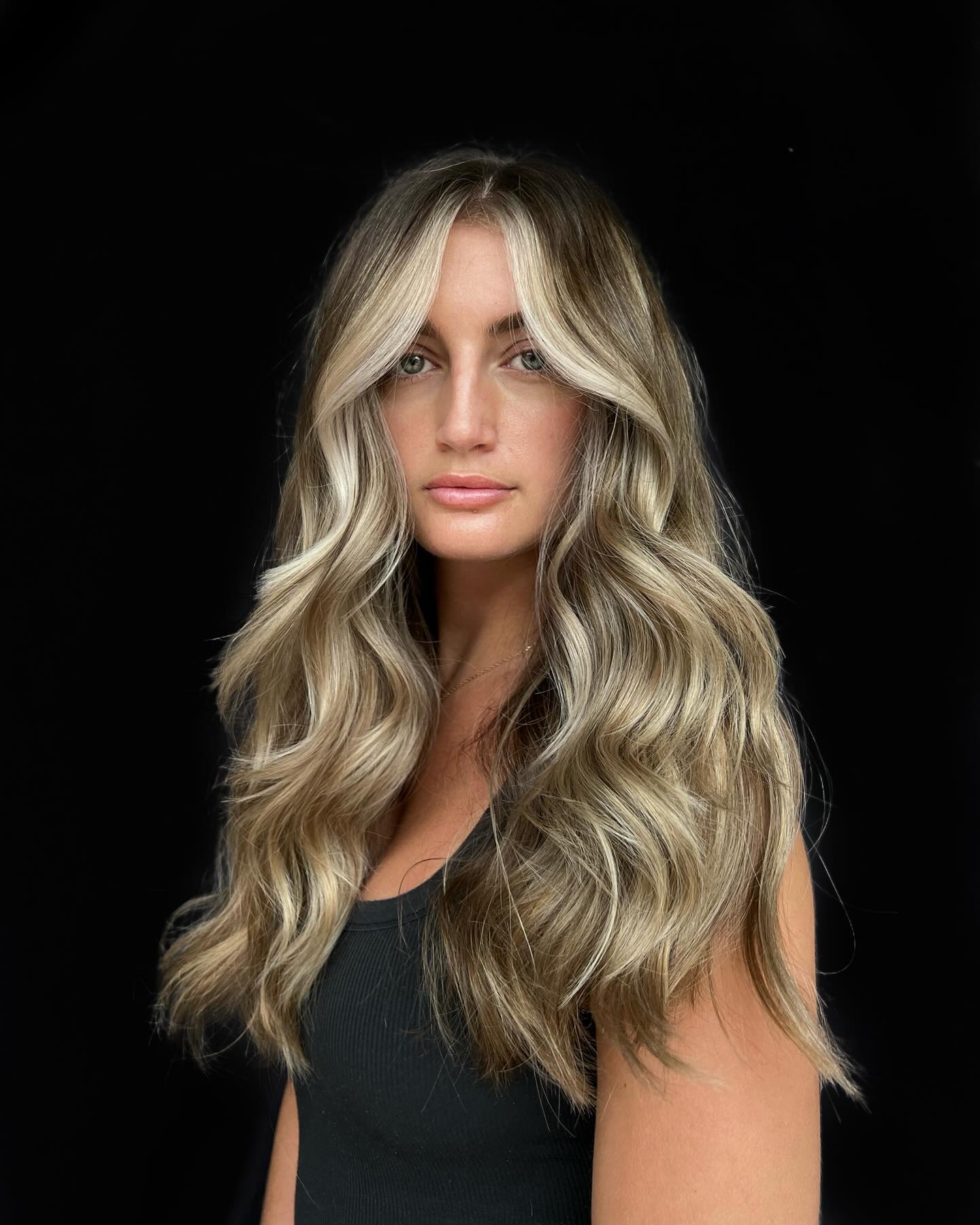 27 Fall Hair Colors 2026 You Need To See Now 13 Dimensional Bronde Waves With Face-Framing Highlights