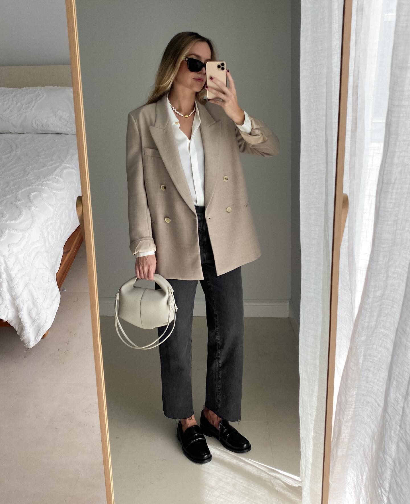 26 Blazer Outfit Ideas You Need for 2026 25 Double Breasted Blazer With Dark Wash Denim