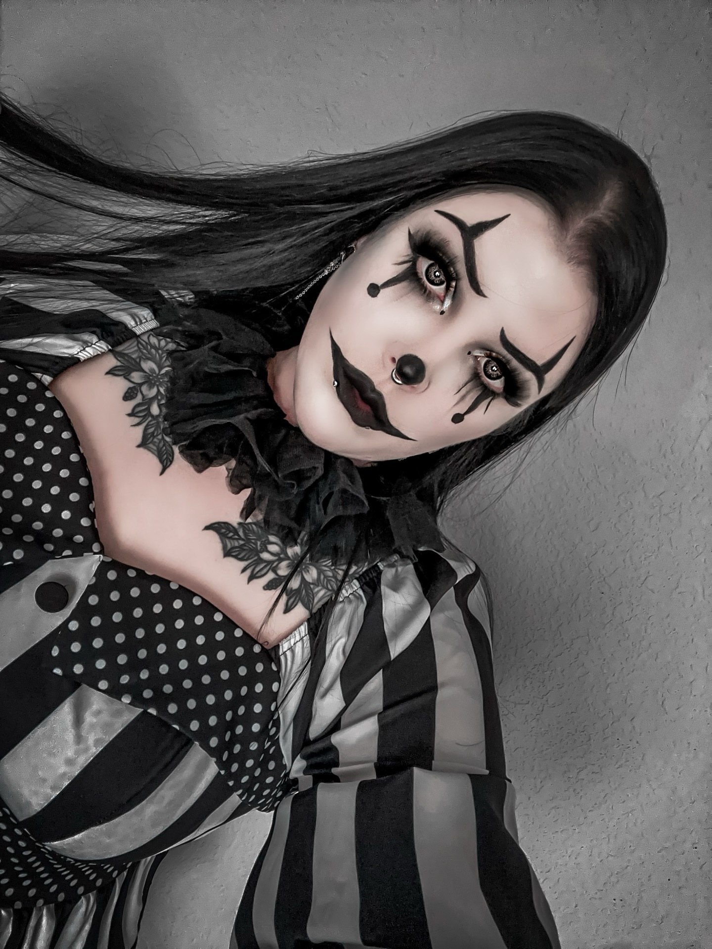 25 Wild Clown Hairstyles for 2026 You Need to See 9 Dramatic Black Lock Clown Waves