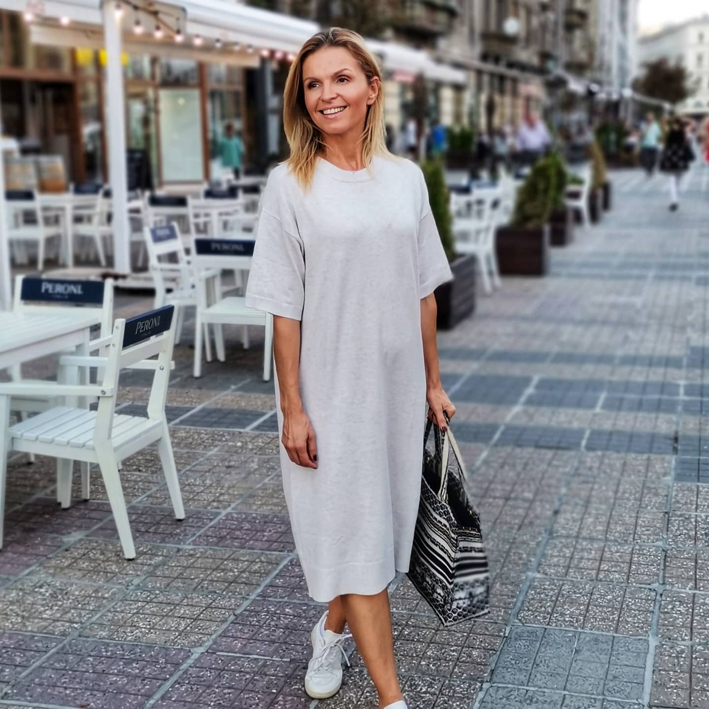 Effortless T-Shirt Dress With Sneakers And Tote