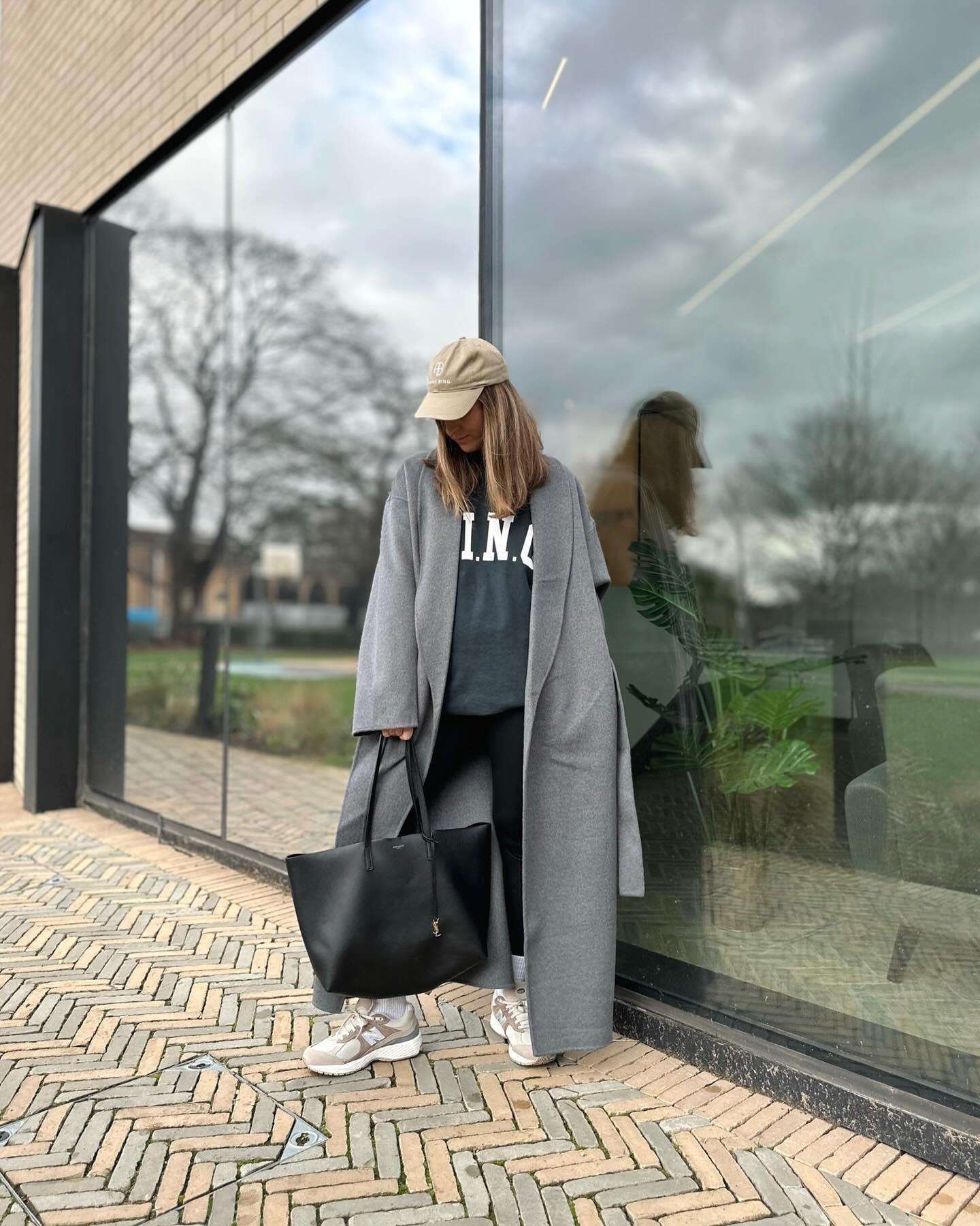 27 Leggings Outfits for 2026 You Need to See Now 11 Elevated Athleisure Long Coat And Leggings Look