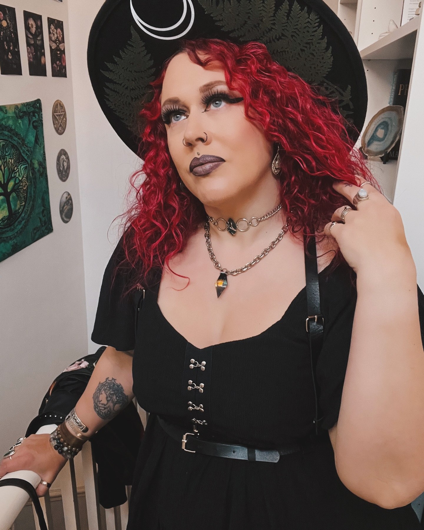 25 Witch Hairstyles 2026: Enchant Your Look 14 Fiery Red Curls With A Witchy Vibe