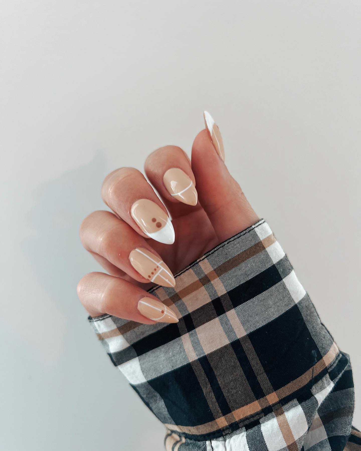 27 Chic Neutral Fall Nail Ideas You Need for 2026 5 Geometric Neutral French Almond Nails