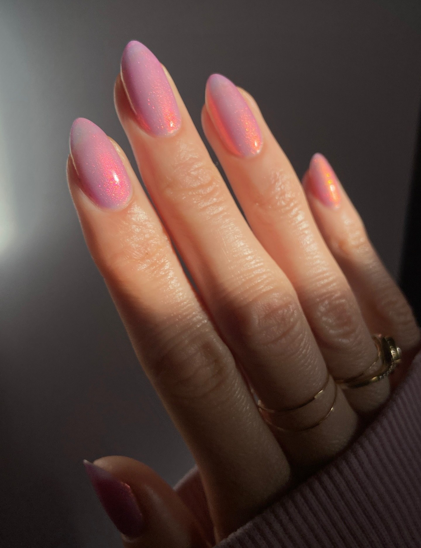 Iridescent Pink Almond Aura Nails