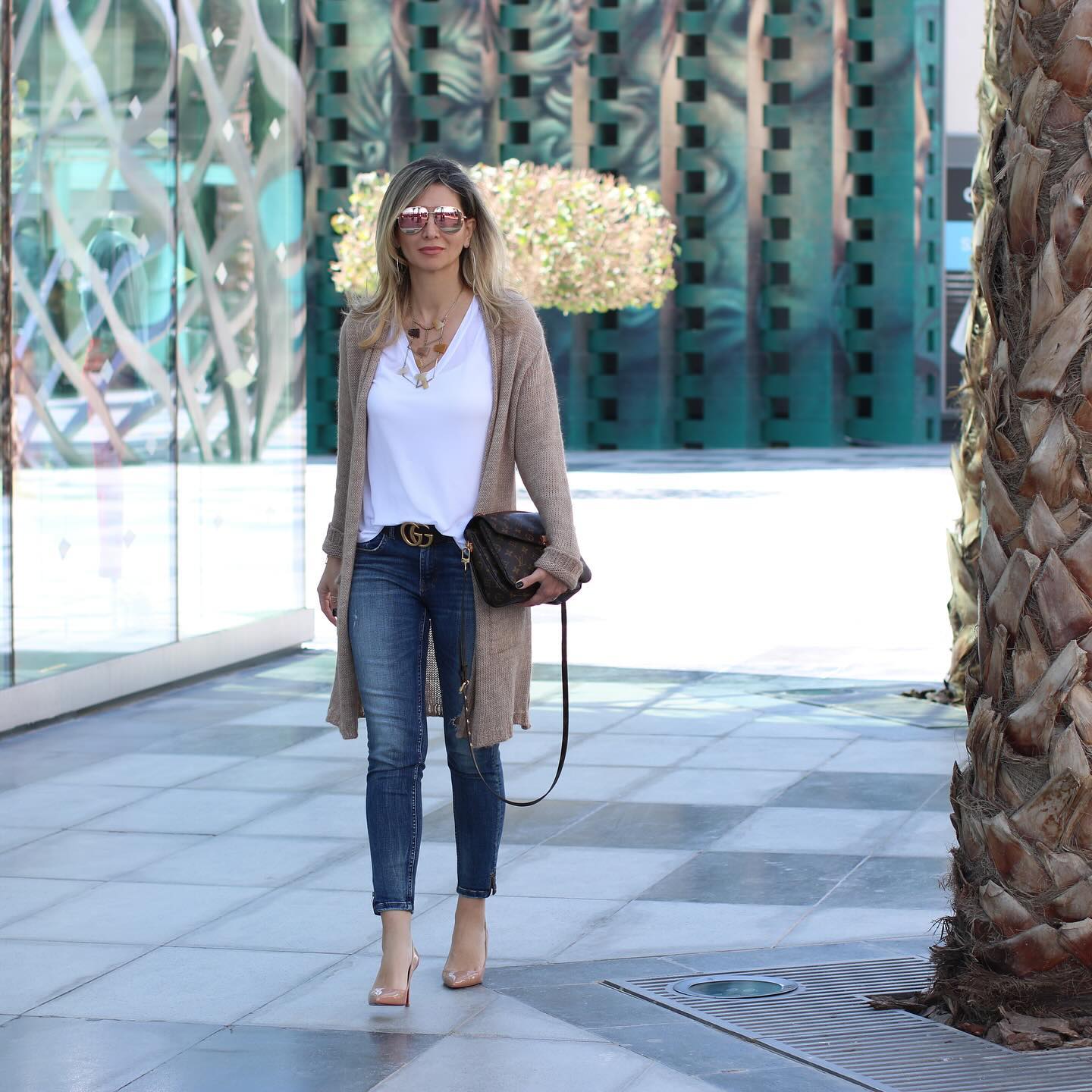 27 Cardigan Outfit Ideas You Need for 2026 4 Longline Cardigan Over White Tee And Denim