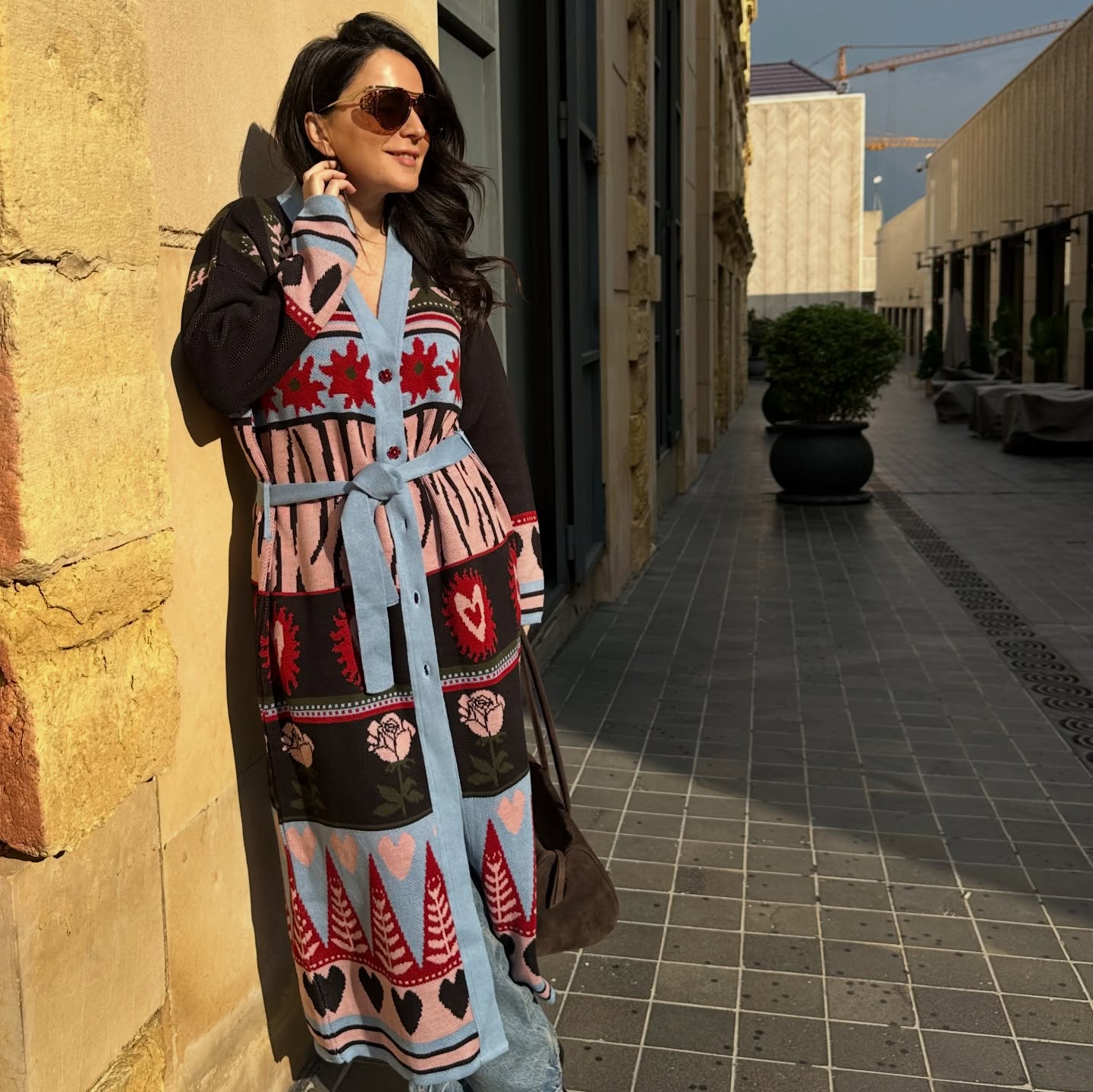 27 Cardigan Outfit Ideas You Need for 2026 21 Maxi Cozy Knit Cardigan With Denim Casual Chic