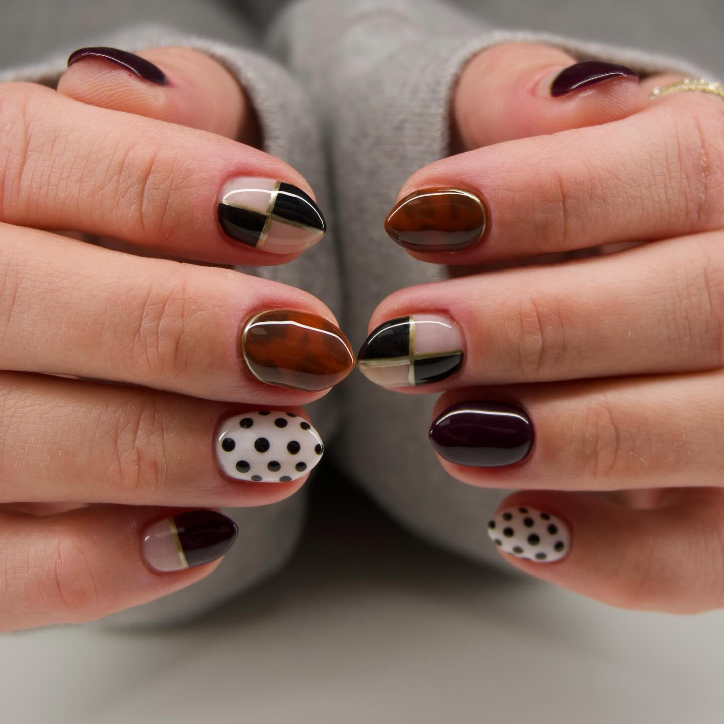 27 Must-Try Short Fall Nail Ideas for 2026 15 Mixed Media Abstract Short Nails