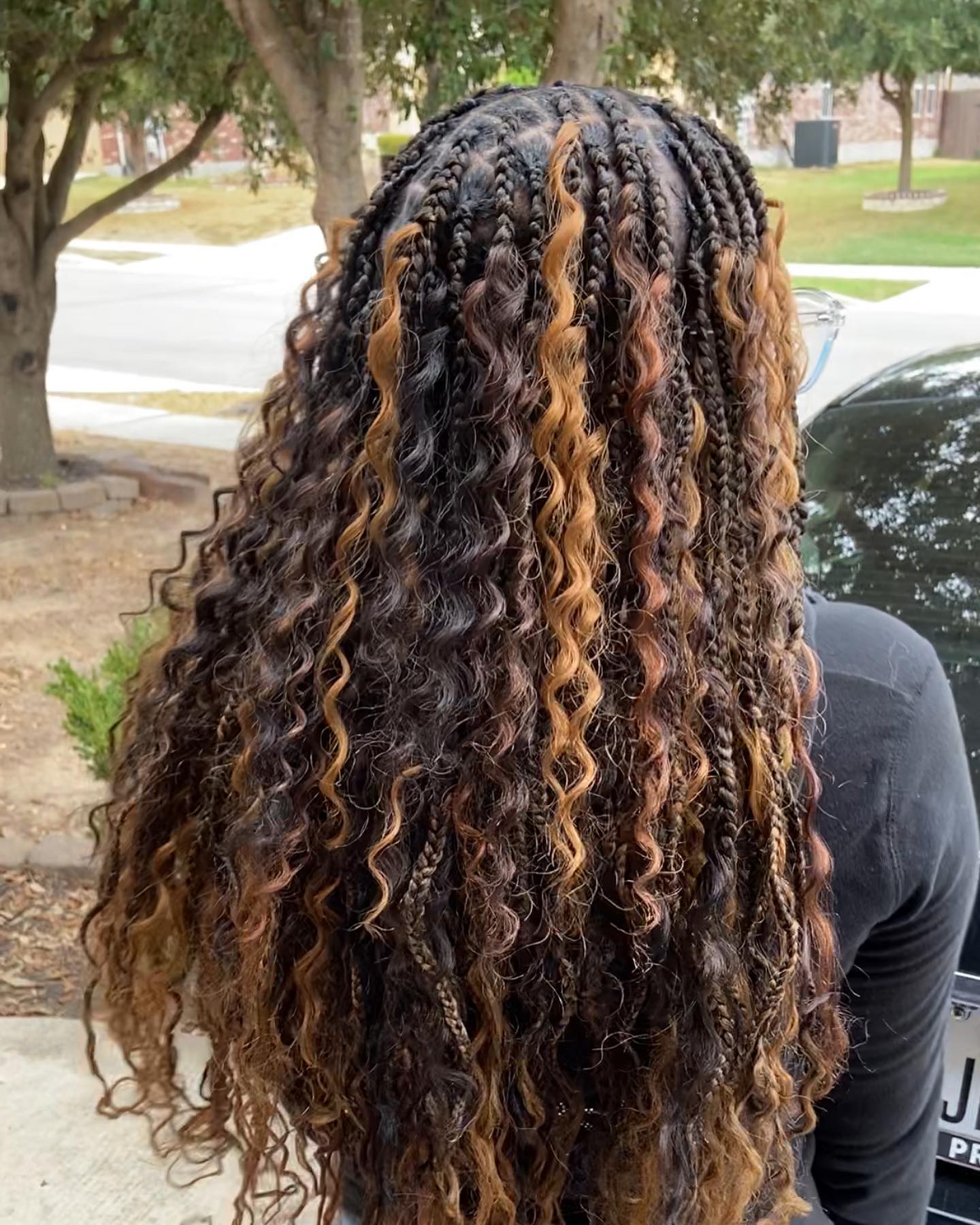 25 Fall Braids for 2026 You Need to Try Now 13 Mixed Texture Braids With Caramel Highlights
