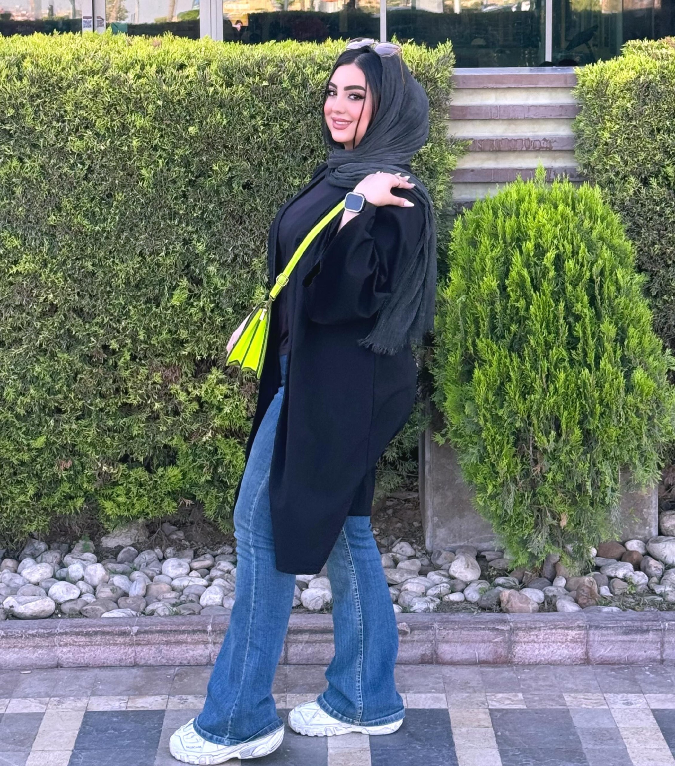 27 Cardigan Outfit Ideas You Need for 2026 12 Monochrome Duster and Flared Jeans Casual Chic