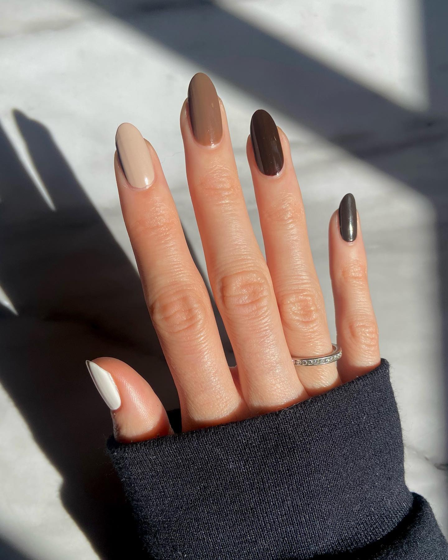 27 Chic Neutral Fall Nail Ideas You Need for 2026 17 Neutral Earth Tones Almond Shape Manicure