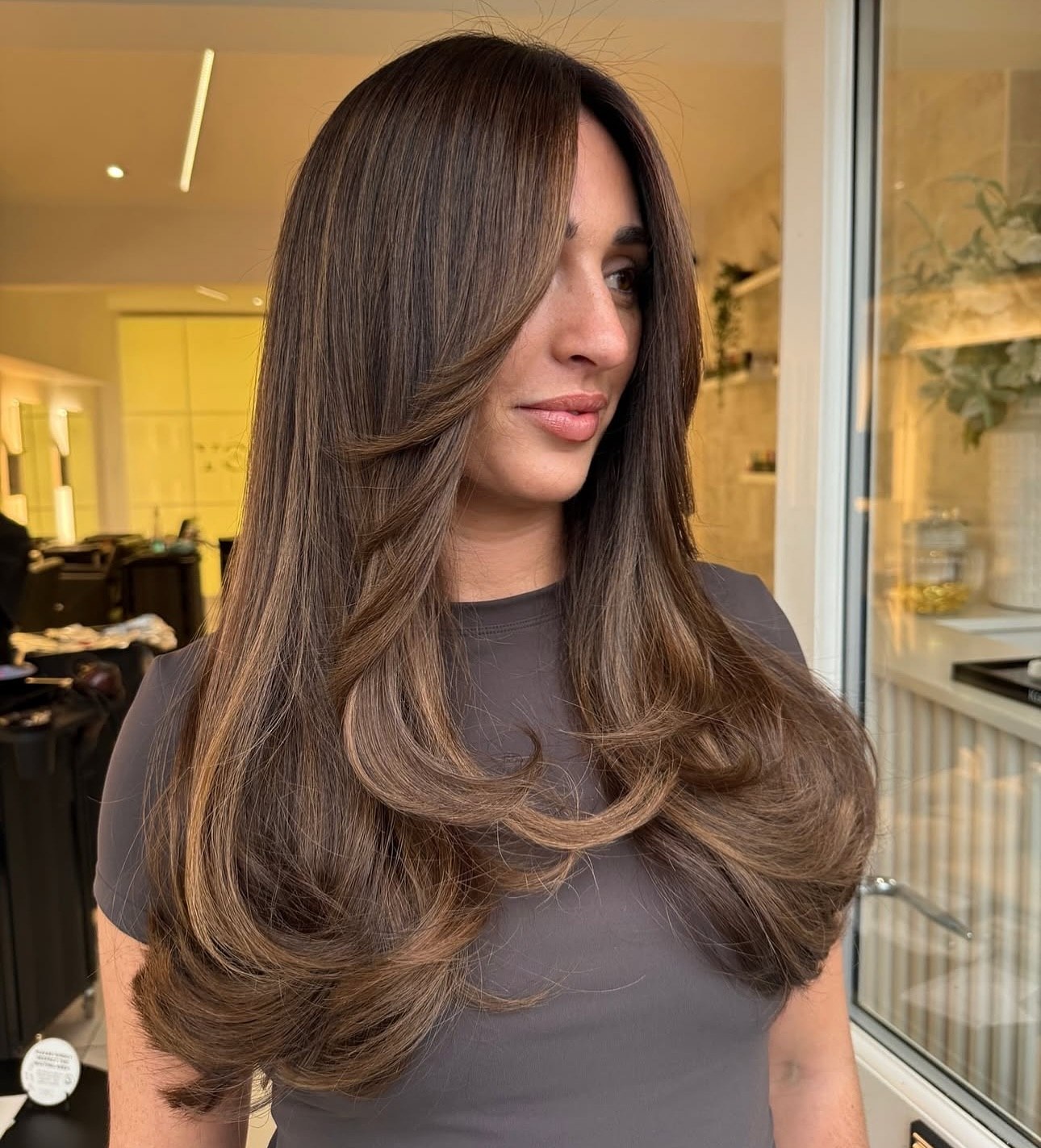27 Stunning Fall Hair Colors for Brunettes 2026 20 Rich Auburn Balayage With Face-Framing Layers