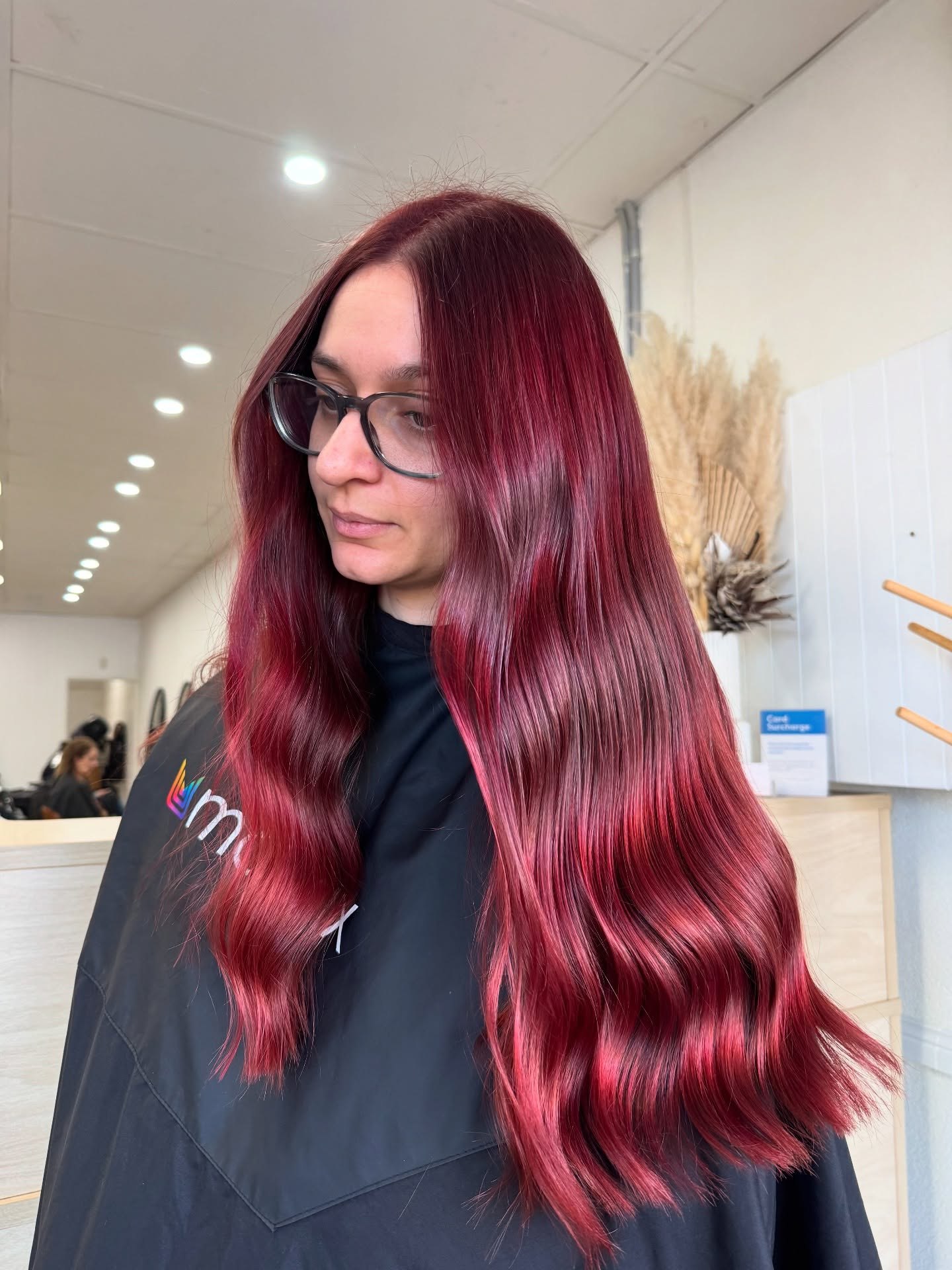 25 Cherry Cola Hair Colors Taking Over 2026 21 Rich Cherry Cola Red Waves With Subtle Dimension