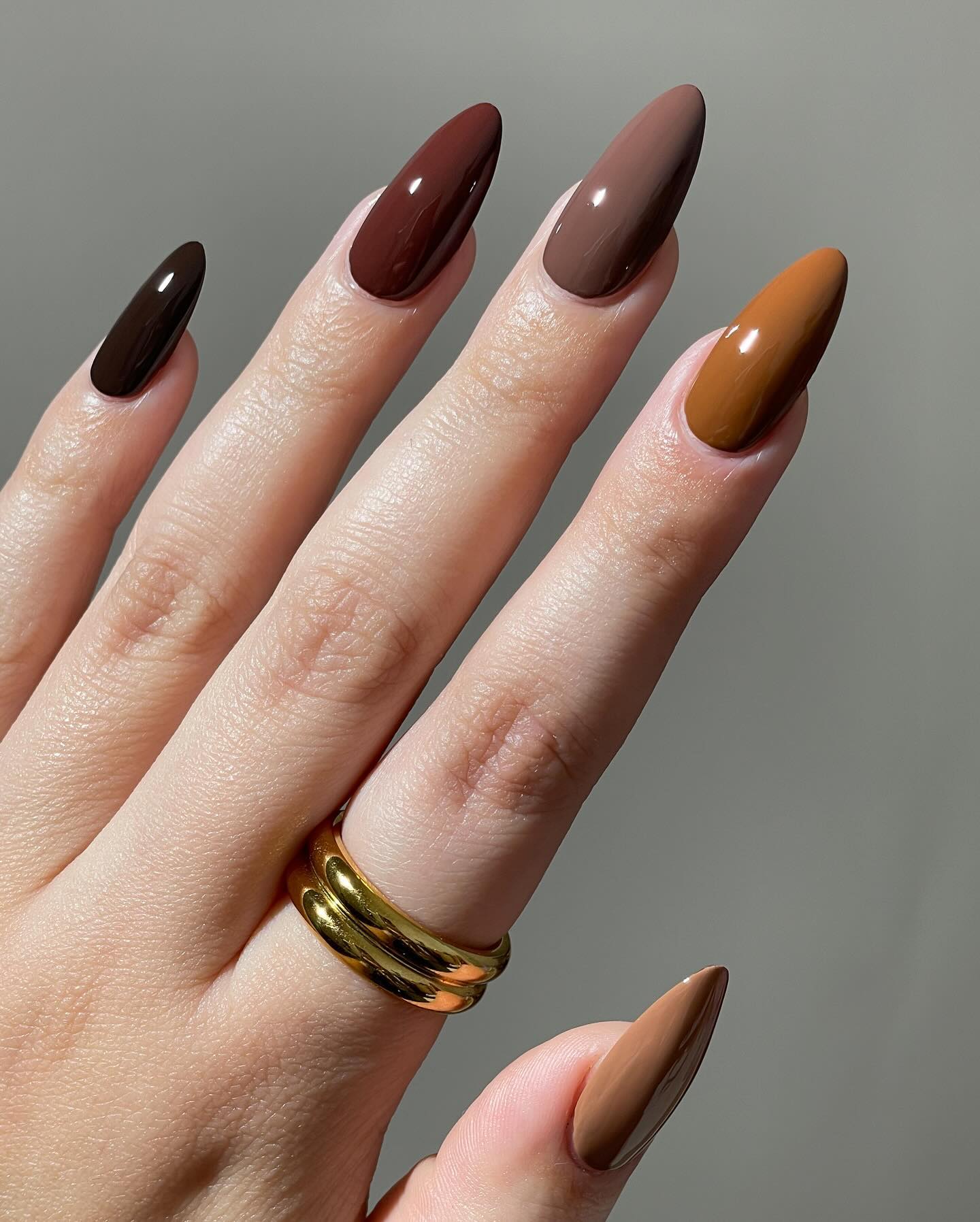 Rich Chocolate And Caramel Ombre Almond Nails
