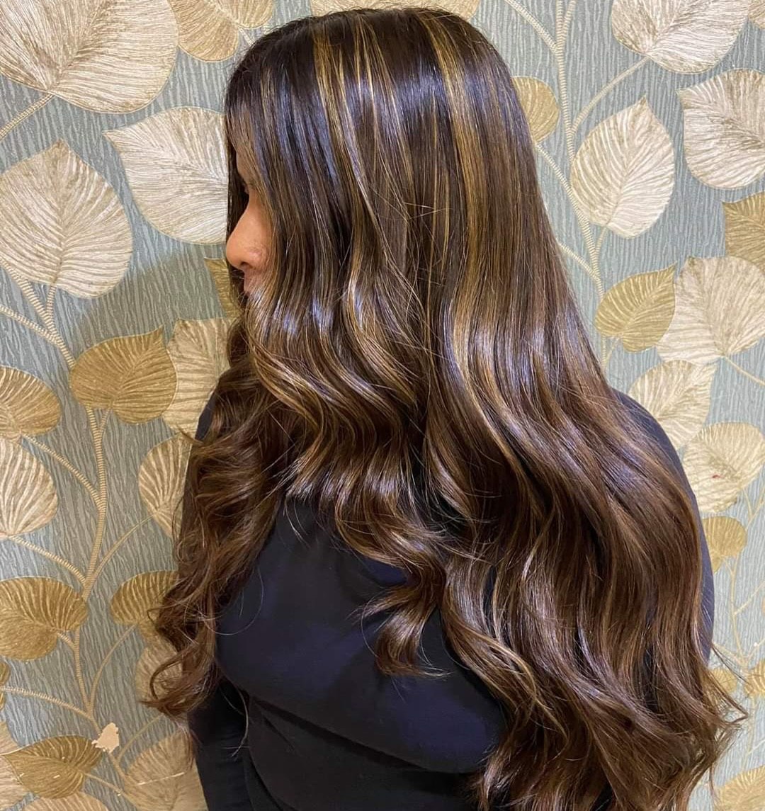 25 Stunning Fall Hair Colors for Brown Hair in 2026 24 Rich Chocolate Brown Hair With Caramel Highlights