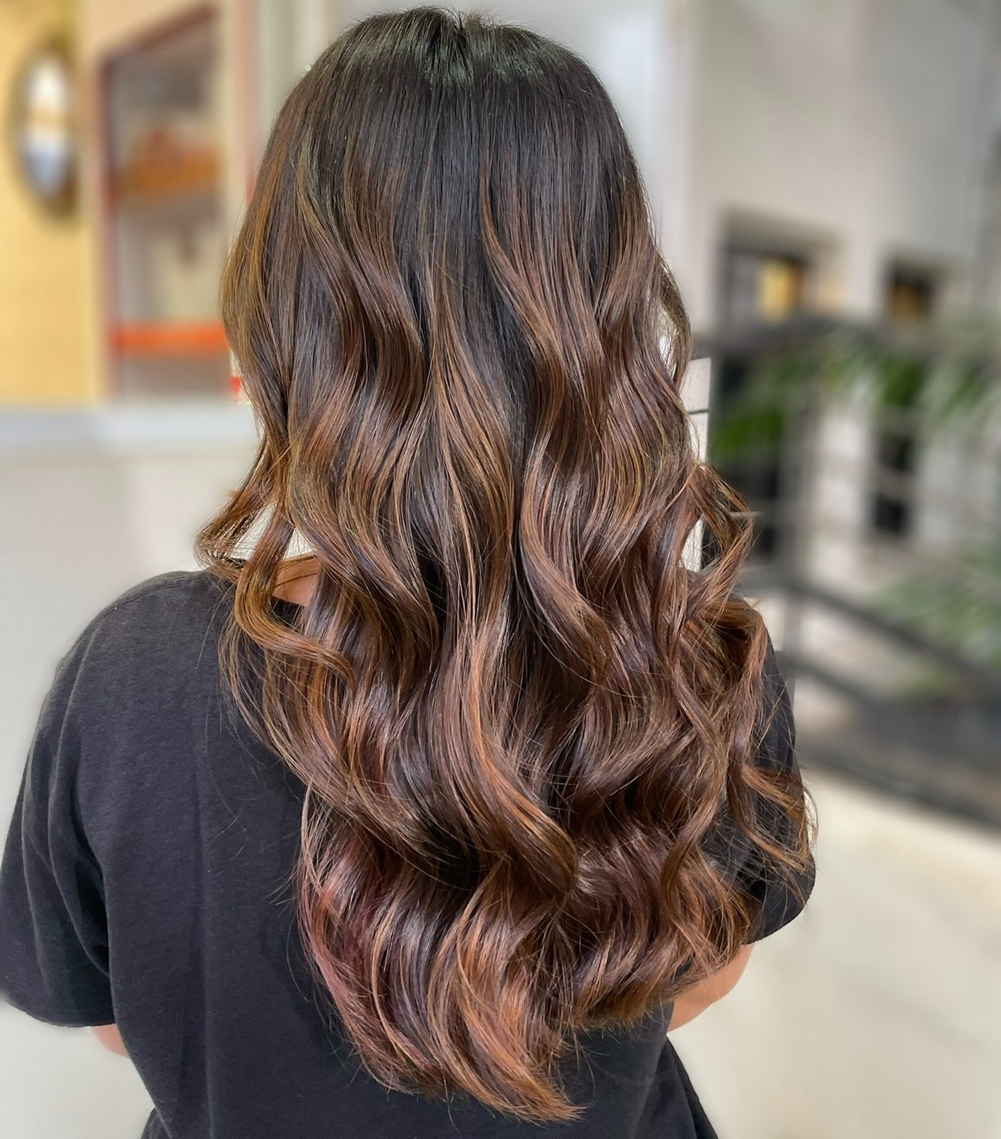 25 Stunning Brown Cinnamon Hair Color Ideas for 2026 25 Rich Cinnamon Balayage With Loose Waves