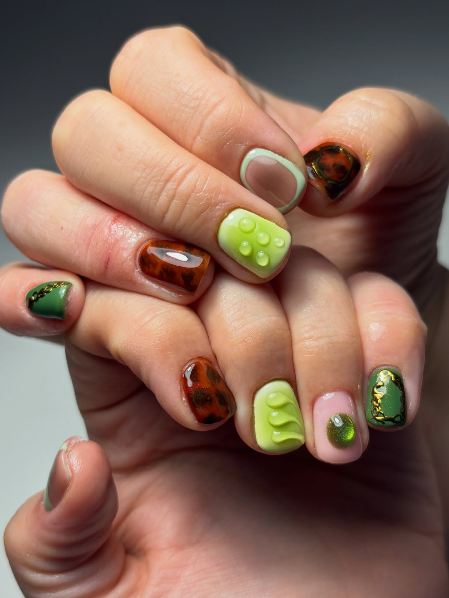 27 Must-Try Short Fall Nail Ideas for 2026 16 Tortoiseshell & Dewdrop Short Square Nails
