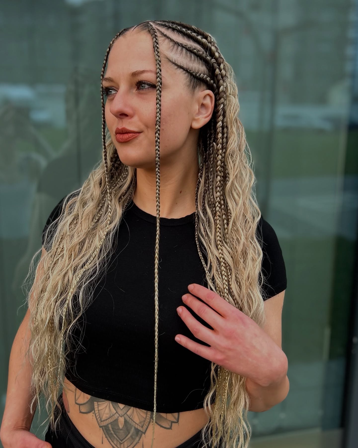 26 Stunning Fulani Braids Hairstyles for 2026 15 Two-Toned Fulani Braids With Wavy Ends