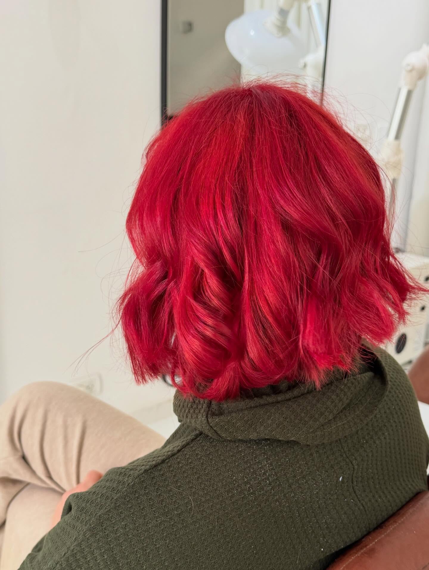 27 Red Hair Color Trends You Need for 2026 14 Vibrant Cherry Red Beachy Waves Bob