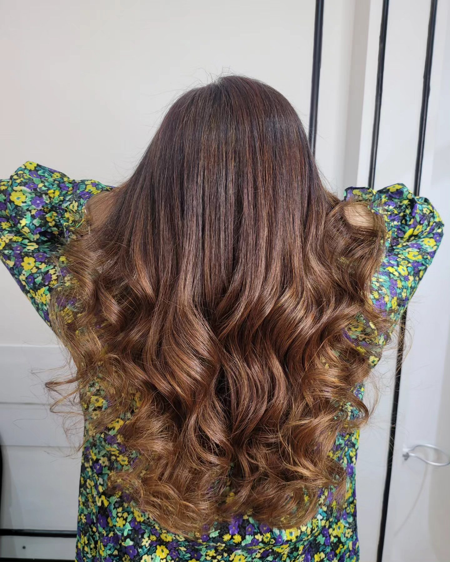 25 Stunning Brown Cinnamon Hair Color Ideas for 2026 26 Warm Cinnamon Balayage With Voluminous Waves