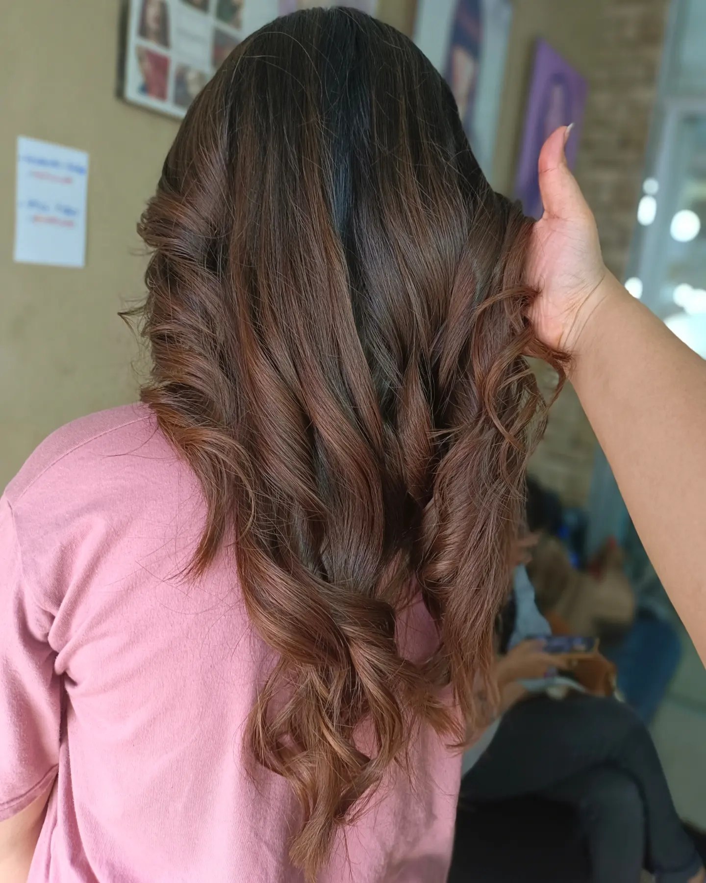 25 Stunning Brown Cinnamon Hair Color Ideas for 2026 17 Warm Cinnamon Brown Waves