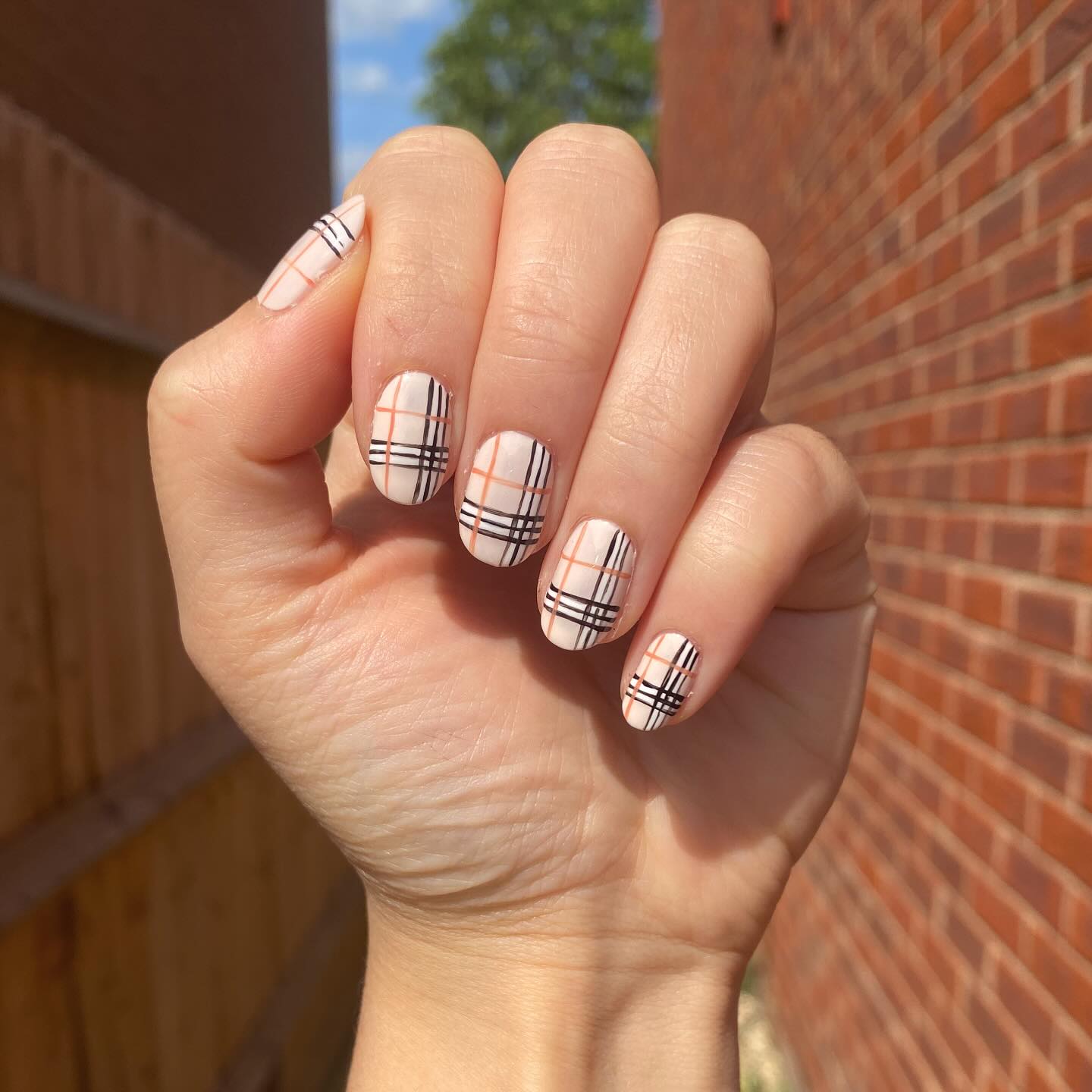 Classic Plaid Nail Art Medium Oval Nails